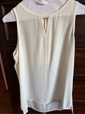 Express Sleeveless Cream Chiffon Silk Lightweight Women's Tank. Size Small.